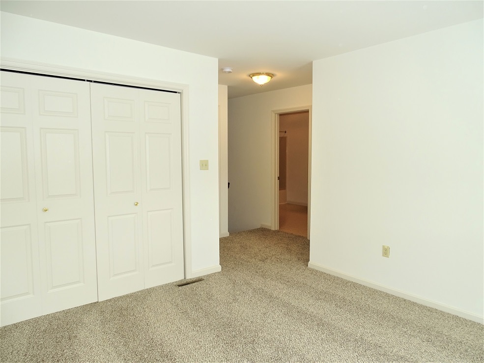 Building Photo - 6441 Lincoln Ct