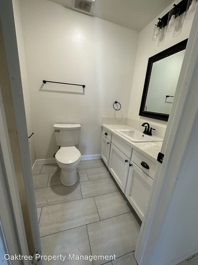 Building Photo - 3 br, 2 bath House - 2450 Bolker Drive
