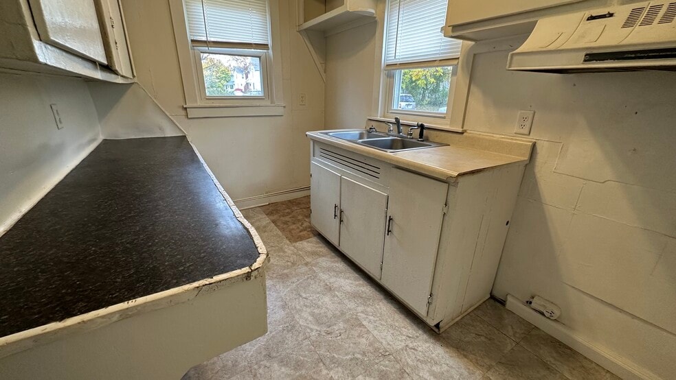 Kitchen (Stove & Fridge to be included) - 818 Drover St
