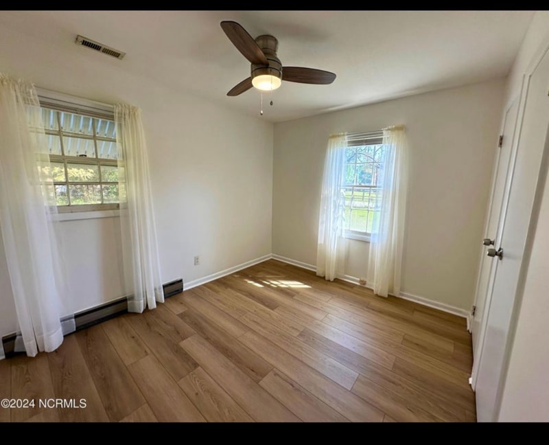 Building Photo - 452 Nine Foot Rd