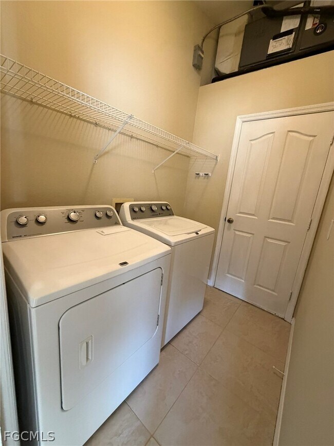 Building Photo - 414 SE 7th St