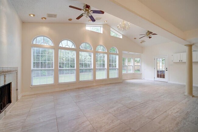 Building Photo - 10509 Doering Ln