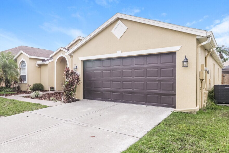 Building Photo - 1837 Tangledvine Dr