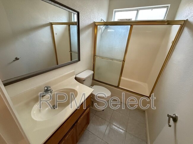 Building Photo - 8012 Parkgate Way