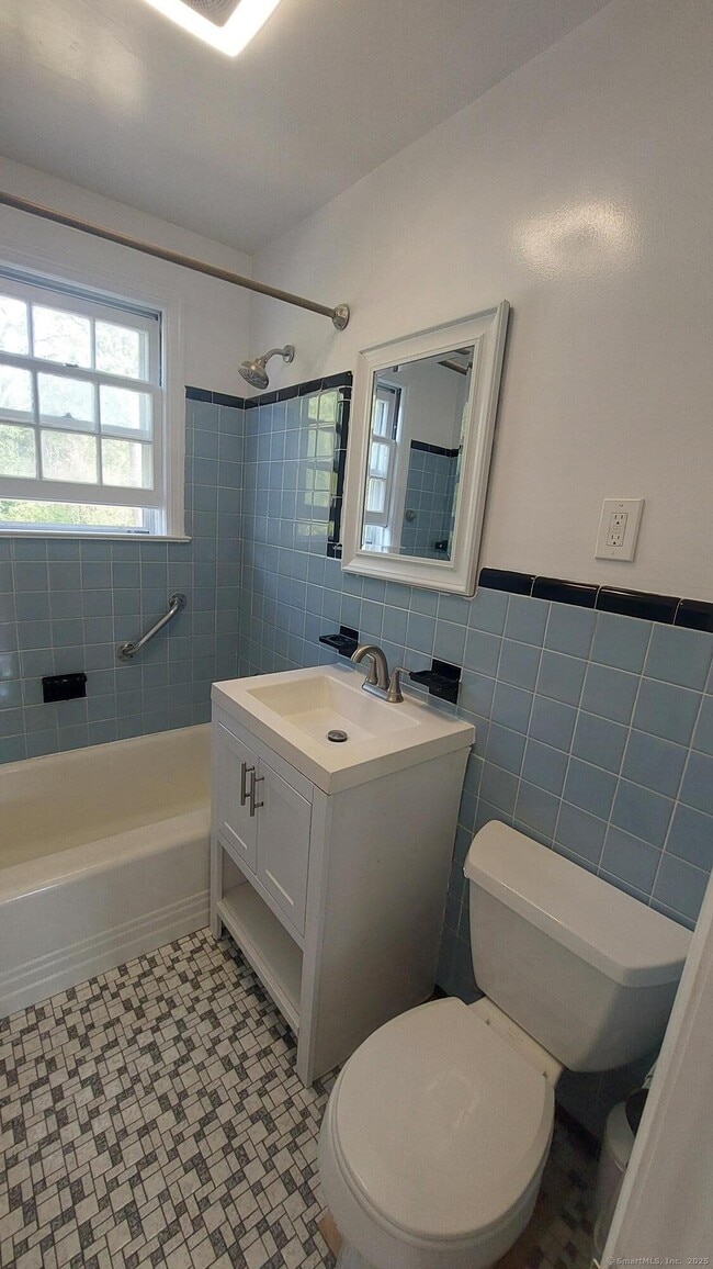 Building Photo - 62 Euclid Ave