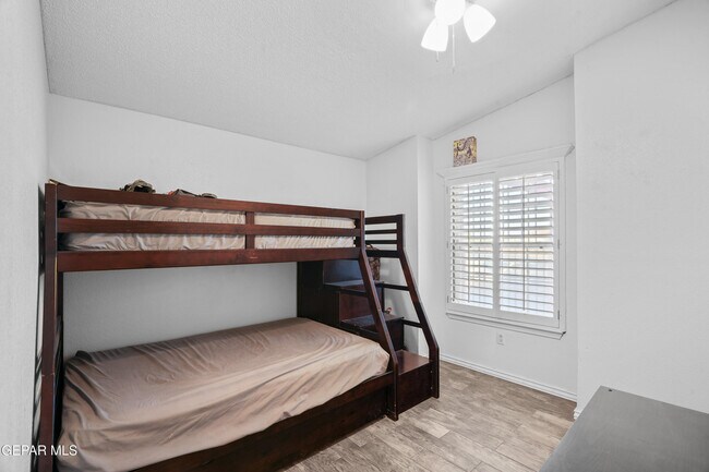 Building Photo - 13475 Sunset Hills Dr