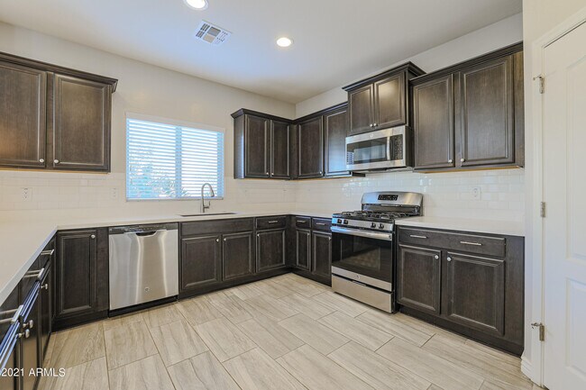 Building Photo - 2736 E Mews Rd