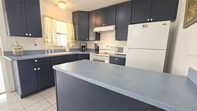 Building Photo - 13398 Ballon Ave
