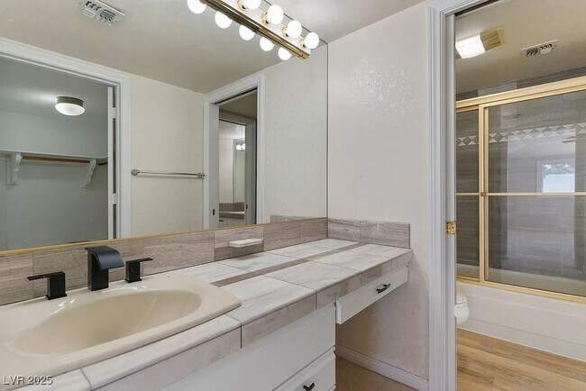 Building Photo - 7656 Boca Raton Dr