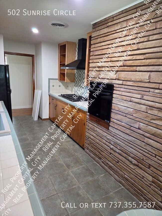 Building Photo - 502 Sunrise Cir