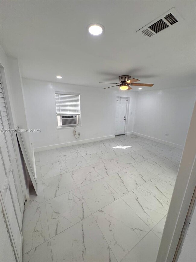 Building Photo - 11517 SW 34th Ln