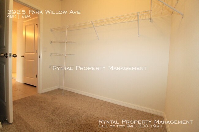 Building Photo - 3925 Park Willow Ave