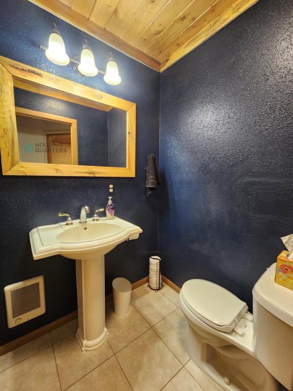 Building Photo - 4450 WA-211