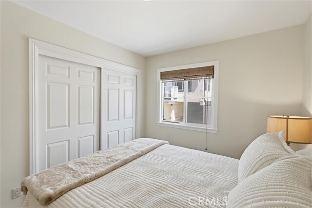 Building Photo - 1738 Manhattan Ave