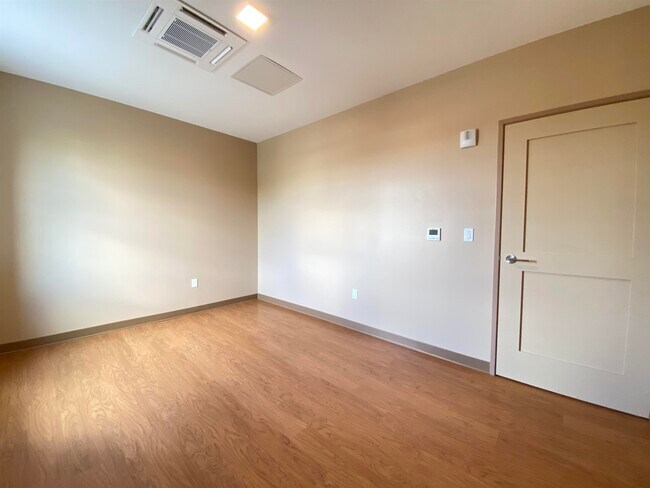 Building Photo - 83 Hanover St