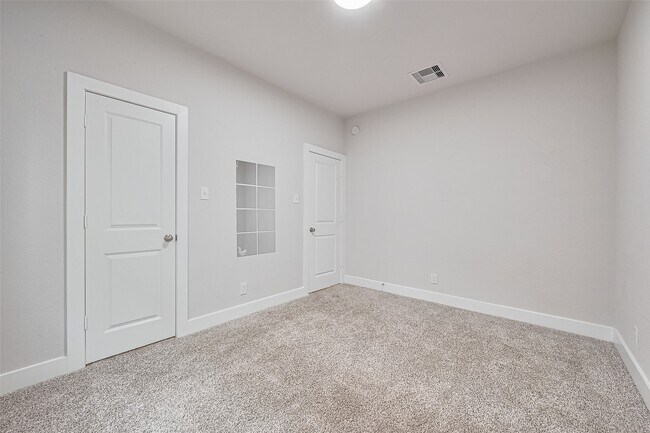 Building Photo - 200 Catalina Cove Dr