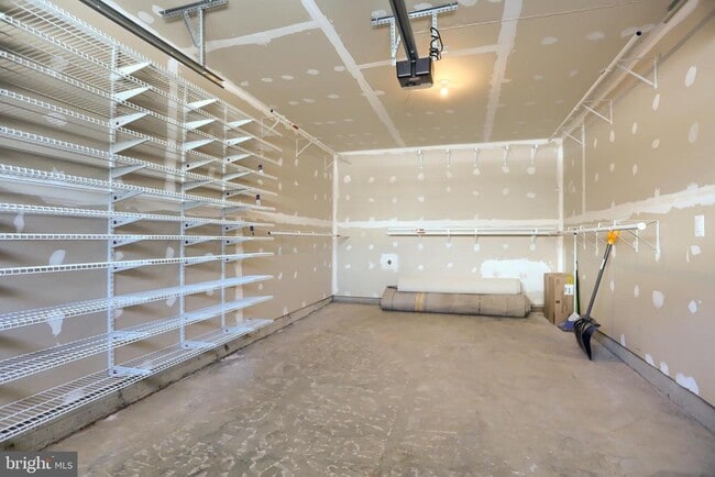 Building Photo - 1 Taube Ct