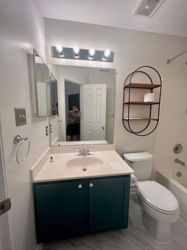 Building Photo - 206 Connery Terrace SW