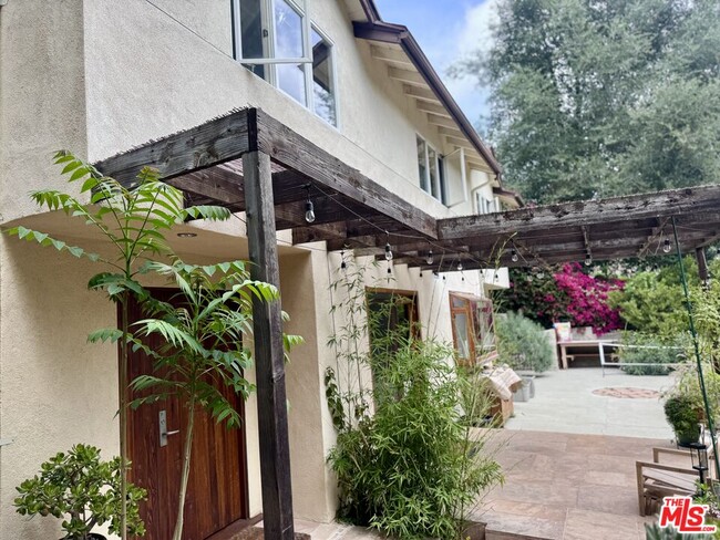 Building Photo - 4980 Alatar Dr