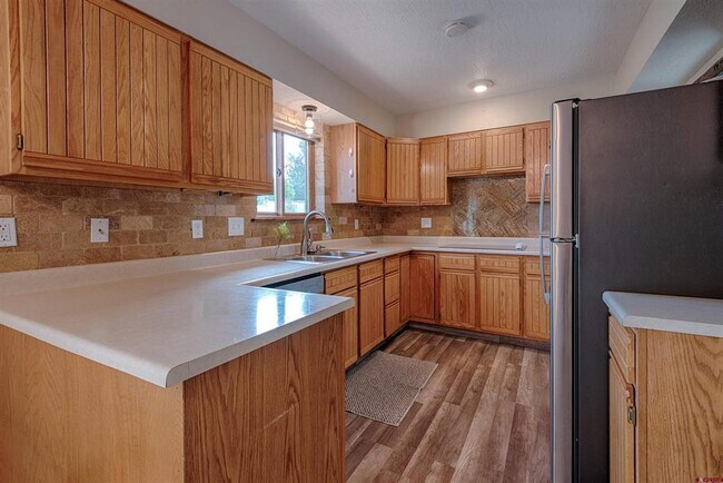 Kitchen - 64251 N Ramona Rd