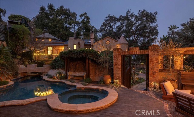 Building Photo - 8978 Wonderland Ave