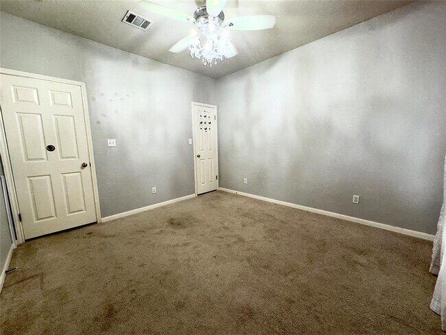 Building Photo - 401 Witte Rd
