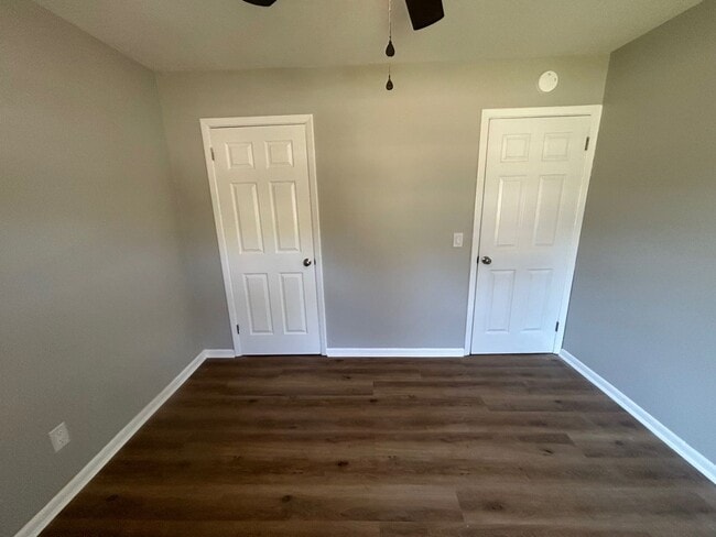 Building Photo - 4539 Bluff Rd