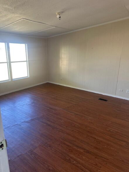 Building Photo - 460 Lorena Meadows Dr