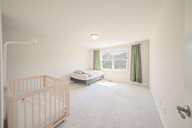 Building Photo - 3081 N Spurway Dr