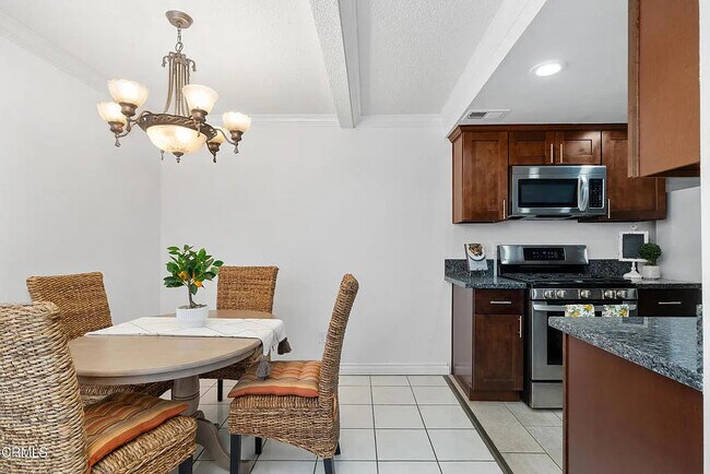 Building Photo - Bright 1-Bed with In-Unit Laundry, Central AC, and Carport in Prime Alhambra Location