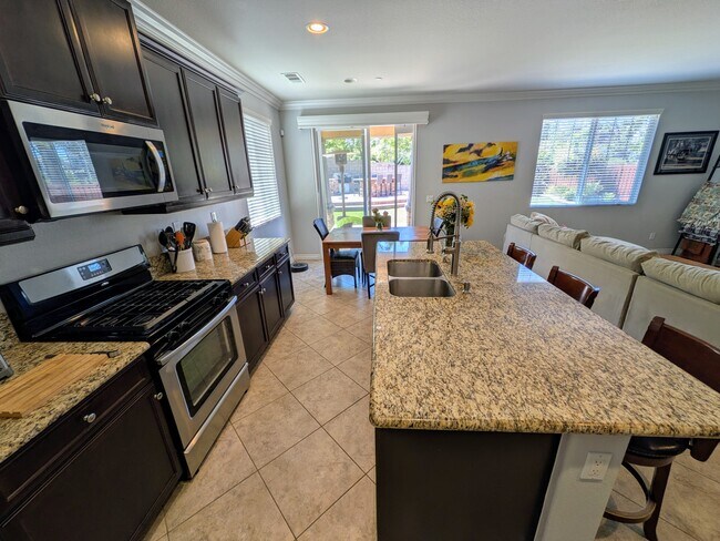 Building Photo - 3433 Arborview Dr