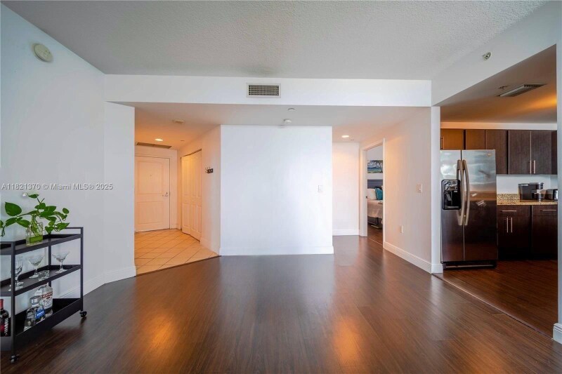 Building Photo - 1250 S Miami Ave