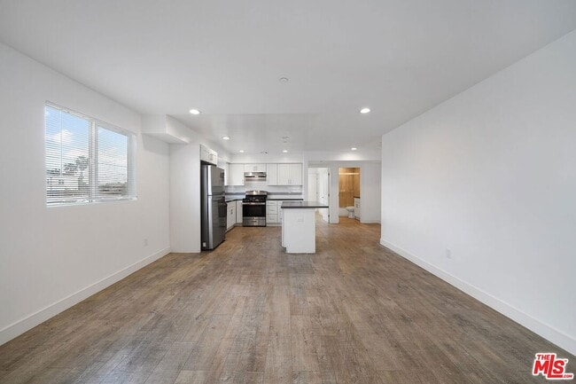 Building Photo - 14228 Sylvan St