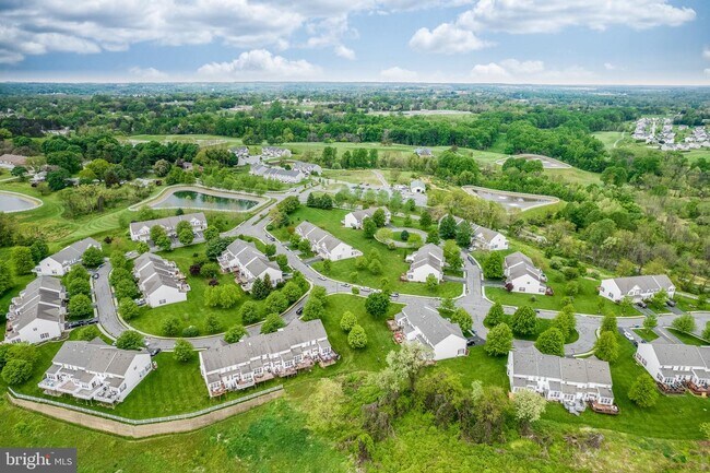 Building Photo - 158 Maloney Terrace