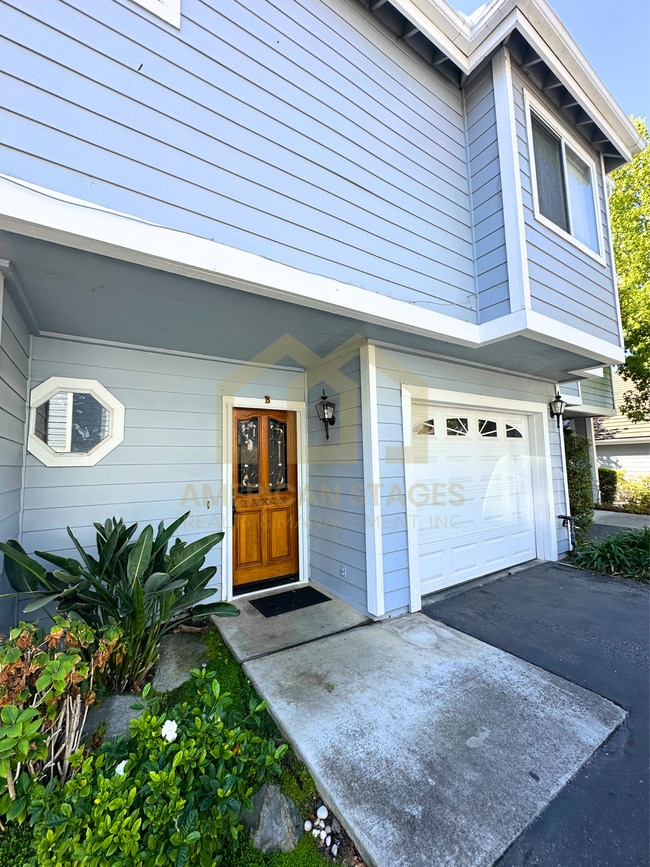 Building Photo - 1686 Eucalyptus Dr