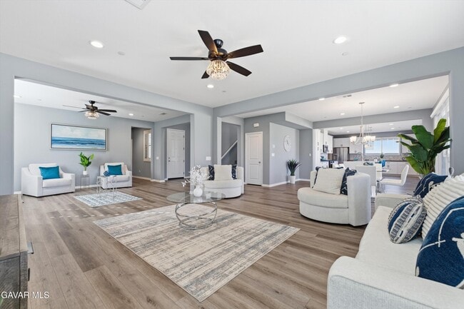 Building Photo - 41638 Cielo Vista Dr