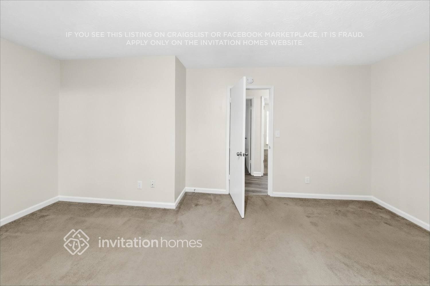 Building Photo - 614 Oxford Hall Dr SW