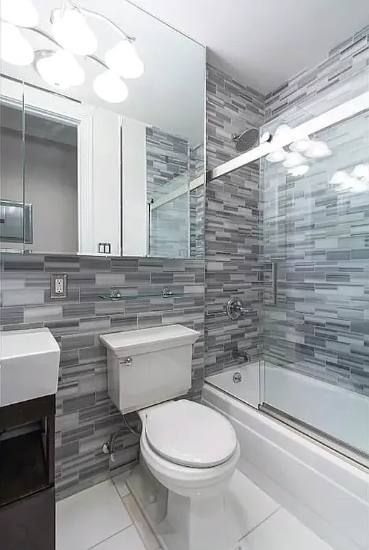 Building Photo - 290 W 12th St