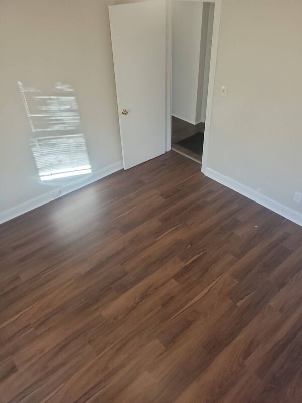 Building Photo - 525 Inverness Ave