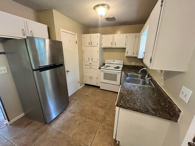 Building Photo - 1511 Texas Pkwy