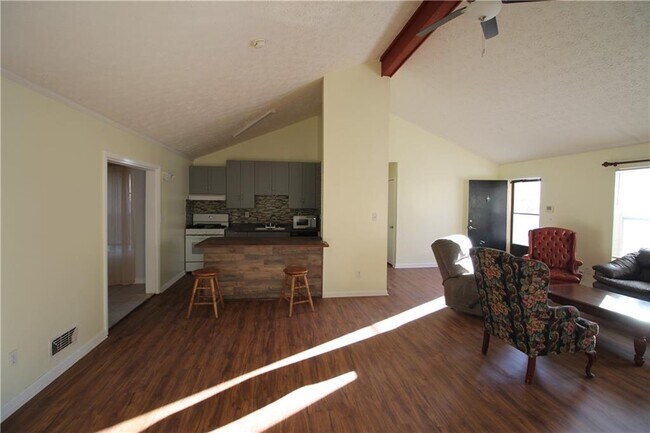 Building Photo - 5292 Bells Ferry Rd