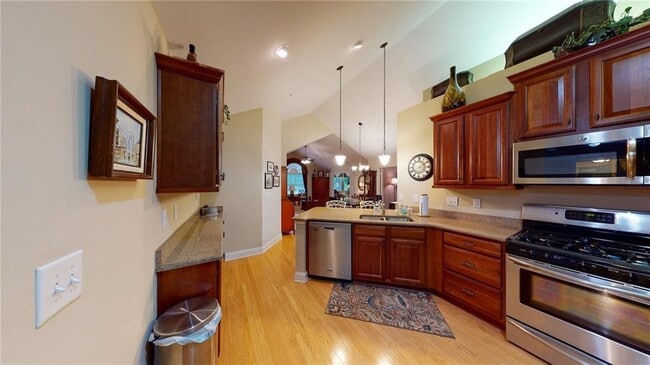 Building Photo - 100 Highlands Ridge Pl SE