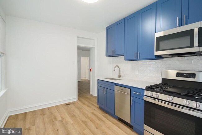 Building Photo - 3869 Terrace St