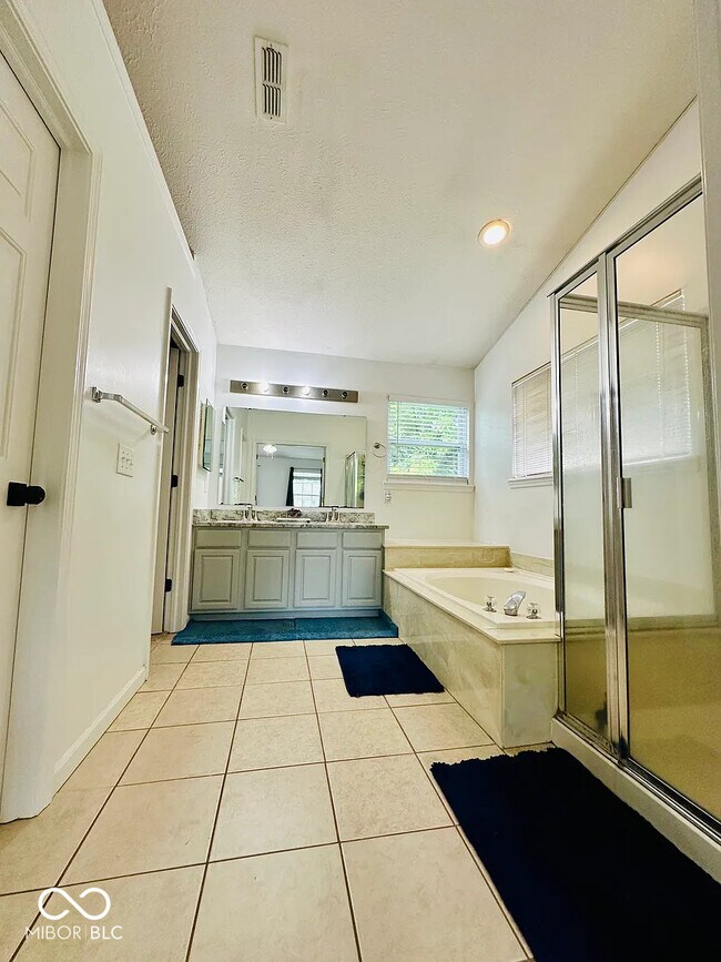 Building Photo - 5273 Ivy Hill Dr
