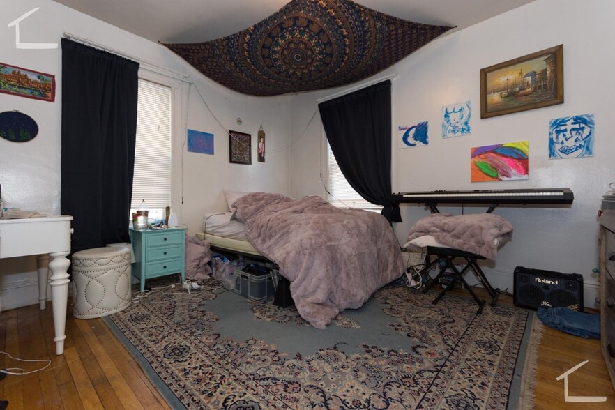 Building Photo - 25 Ashford St