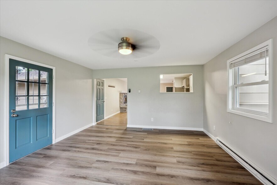 Great Room - 9385 Carr St