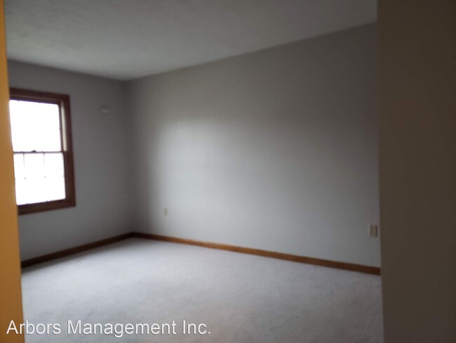 Building Photo - 3 br, 3.5 bath House - 152 WOODBINE DR