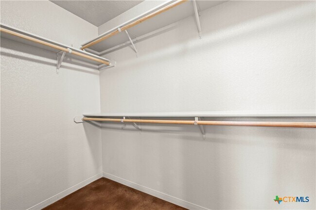 Building Photo - 1521 Aztec Trce
