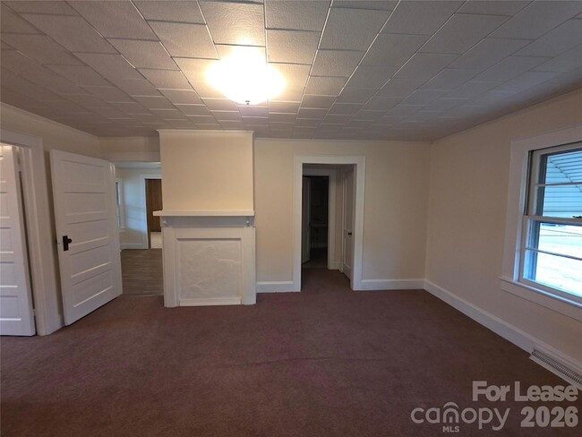 Building Photo - 114 Blacksnake Rd