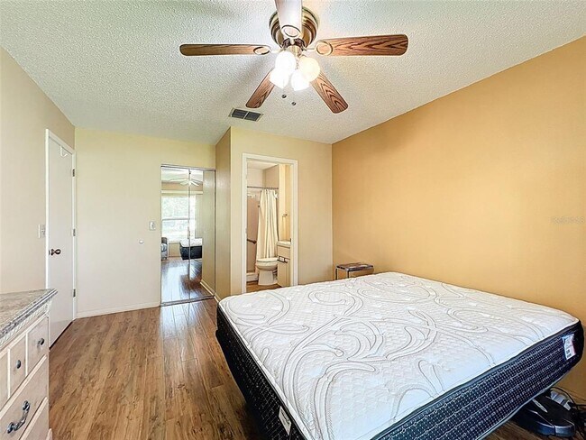 Building Photo - 6533 Spring Flower Dr